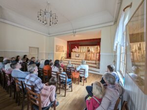 lasteteater jogisoo seltsimajas 2024-