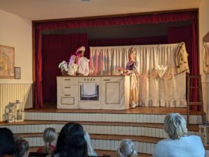 lasteteater jogisoo seltsimajas 2024-