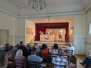 lasteteater jogisoo seltsimajas 2024-